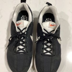 Nike Black and White Athletic Shoes Sleek Design